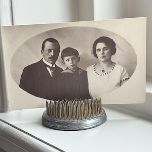 Photo de famille vintage avec couple et fils