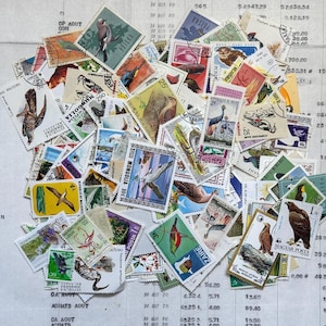 Lote con 100 sellos postales de BIRDS usados, ideales para diarios artísticos y otras manualidades. NATURALEZA