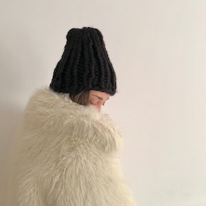 Black hand knitted beanie 100% wool chunky Beanie - ready to ship - Wool Beanie - Arm Knitting hat Hand knit oversized beanie