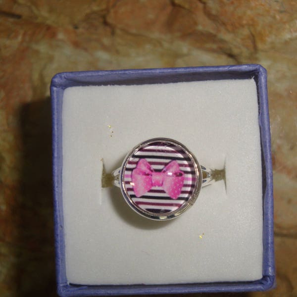 bague cabochon ruban rose argenté réglable