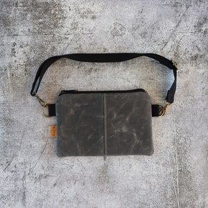 Petit sac banane mince à bandoulière pour femme et homme. Sac banane végétalien rustique pour l'extérieur, la randonnée, le vélo, la marche. Sac banane résistant à l'eau.