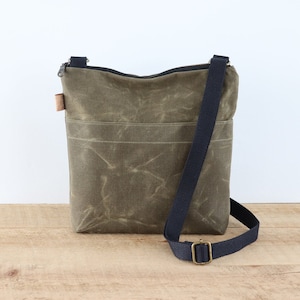 Sac à bandoulière en toile cirée pour homme et femme.  Sac à main végétalien décontracté à bandoulière pour femme pour tous les jours, les voyages, la randonnée et le shopping.