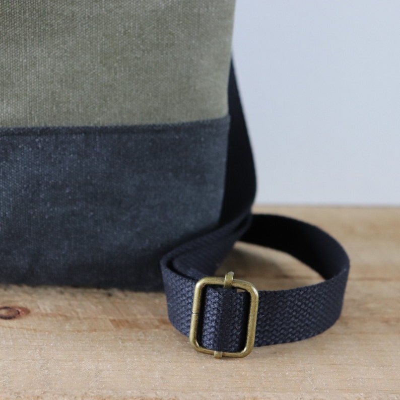 Two-Tone Stonewashed Canvas Crossbody Bag: Casual Everyday Purse bild 3