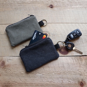 Lot de 2 portefeuilles porte-clés avec fermeture éclair pour homme et femme. Petite pochette en toile avec porte-clés. Cadeau pour papa, petit ami, mari.