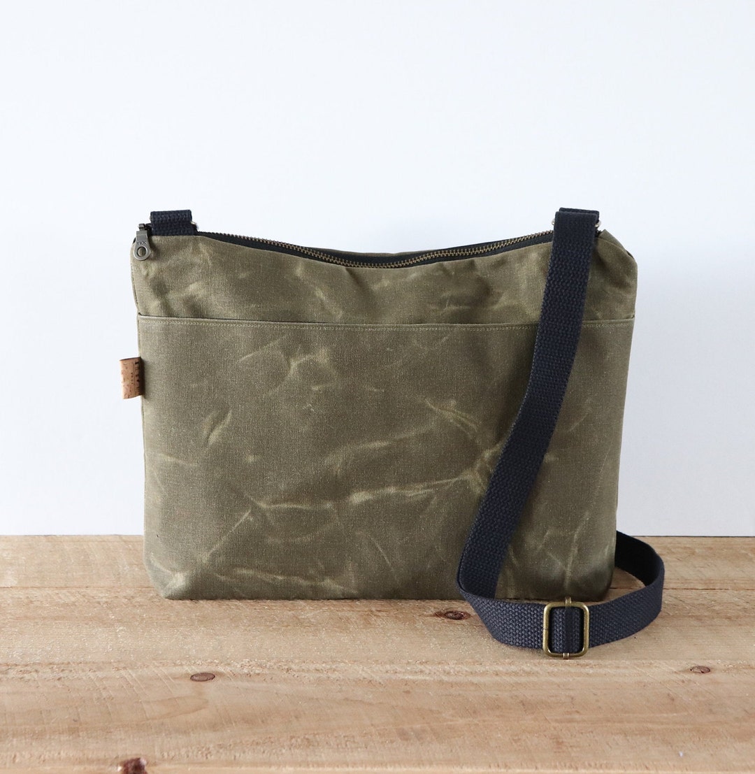 日本未入荷☆Leather-Trimmed Canvas CrossBody Ecru il_1080xN.5420138498_duzz.jpg