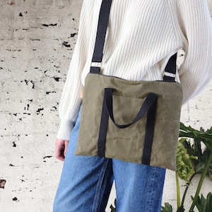 Grand sac à bandoulière en toile cirée pour femme et homme. Sac en toile cirée robuste avec poignée pour le travail, les voyages, la randonnée, l'extérieur, un usage quotidien.