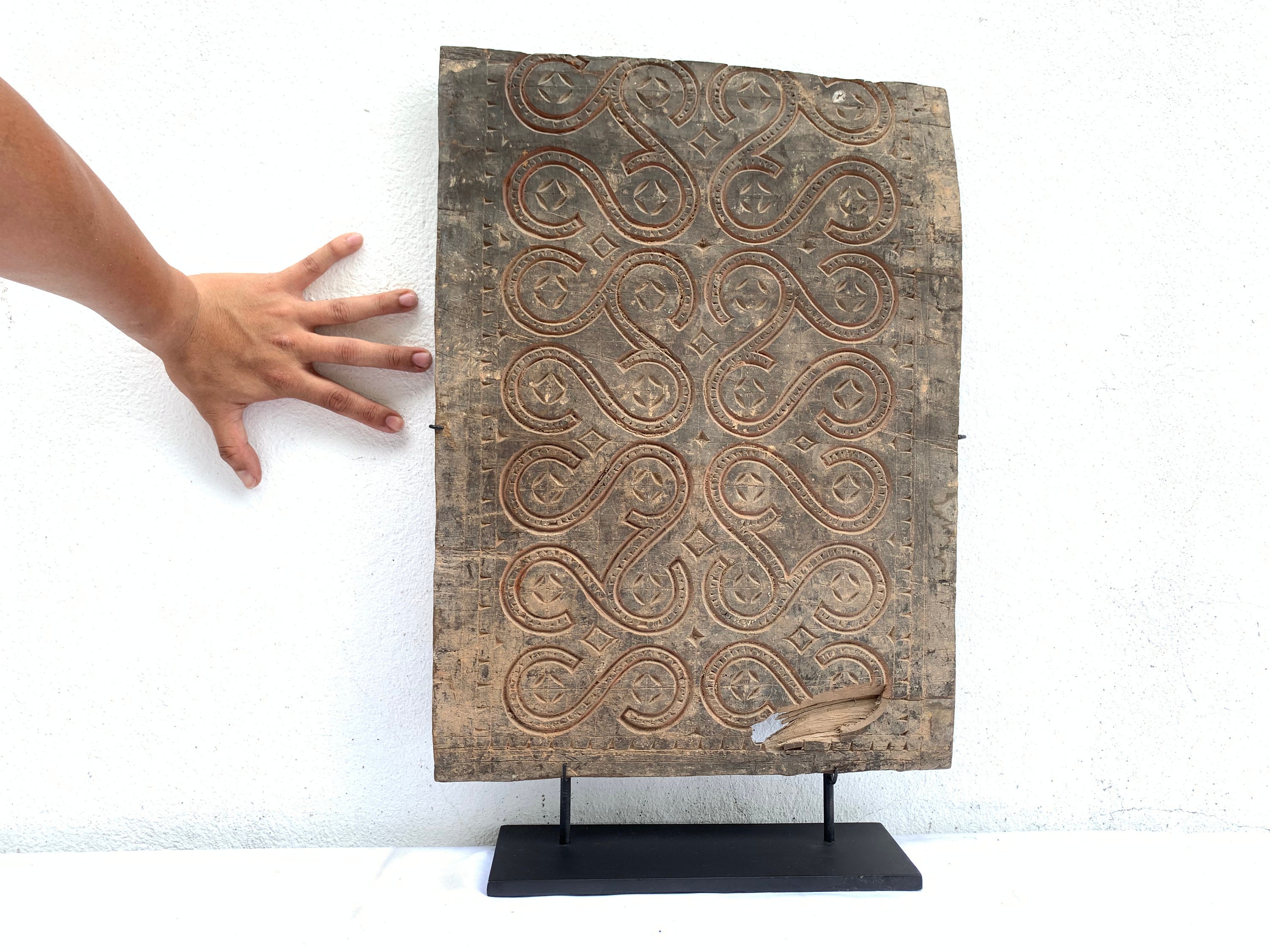 Antique Toraja Tongkonan Carved Wall Panel decor : Native Asian Art