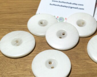 Marbled Ivory Coloured Large Plastic Buttons: Packs of 4 buttons