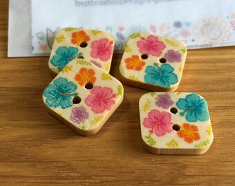 Square Floral Patterned Wooden Buttons: Pack of 4 buttons