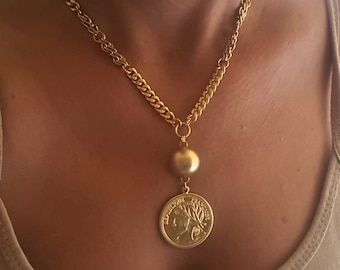 Matte Gold Coin Pendant Necklace: Chunky Boho Chic Medallion