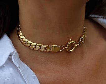 Choker necklace: Cobra mesh Chain with front spring clasp, Gold-plated - collar for women