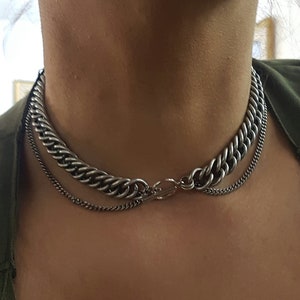 Choker necklace: Chunky silver link chain with front toggle clasp - short necklaces for women