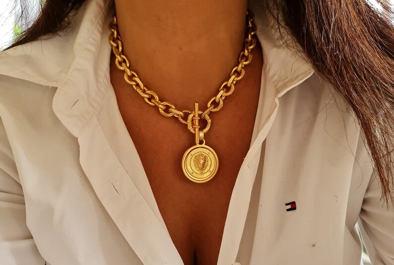 Chunky Link Necklace With Lion Coin Pendant Gift For Women image 2