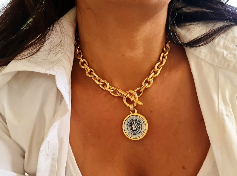 Chunky Link Necklace With Lion Coin Pendant Gift For Women image 6