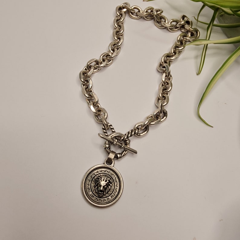 Chunky Link Necklace With Lion Coin Pendant Gift For Women image 9