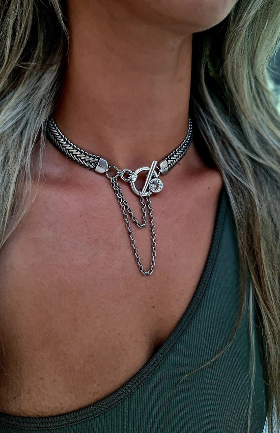 Chunky silver toggle necklace deals