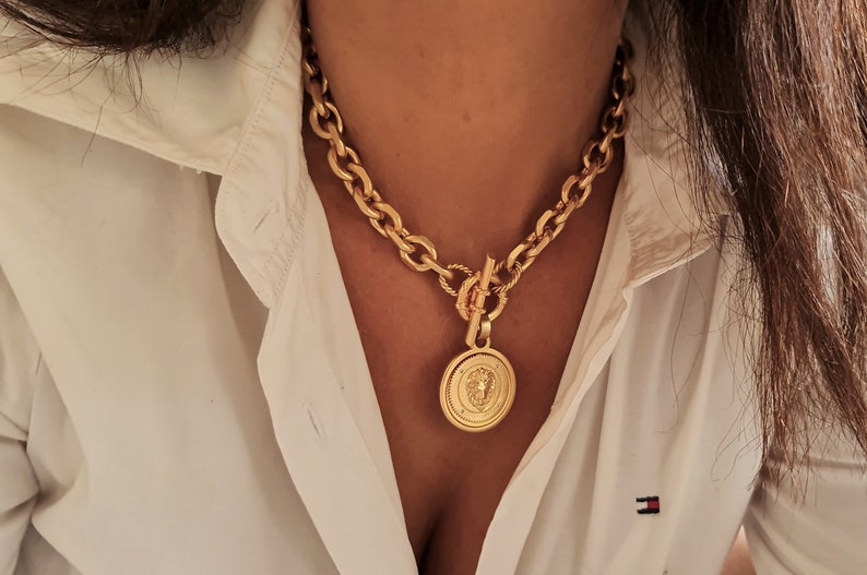 Chunky Link Necklace With Lion Coin Pendant Gift For Women image 7