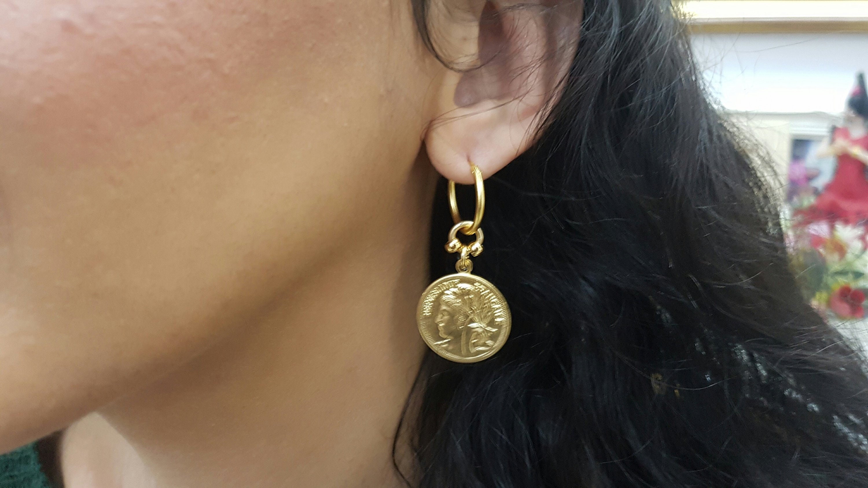 Gold coin earrings design discount
