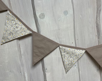 Guirlande de fanions Guirlande décorative en tissu, beige, longueur 230 cm.