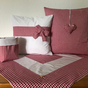 Country style tablecloth red / white checked 80x80cm.