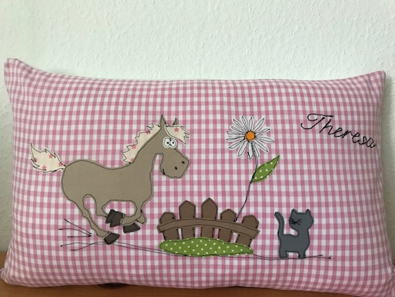 Kinder Kissen mit Wunsch Namen, Kuschelkissen rosa/weiß kariert 30x50cm. Pferd