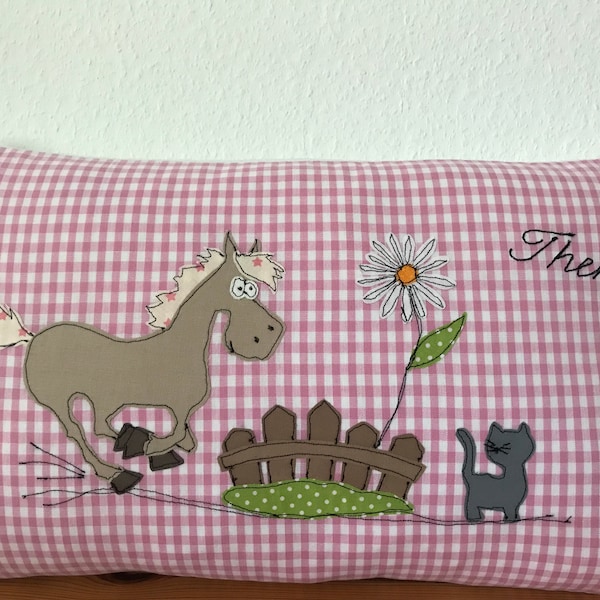 Kinder Kissen mit Wunsch Namen, Kuschelkissen rosa/weiß kariert 30x50cm. Pferd