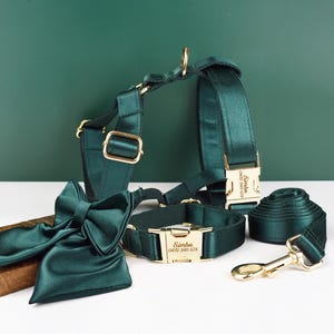 グリーンサテンの犬用ウェディング衣装 - カスタムハーネス、首輪、リードセット - ブライダル犬、花嫁介添人、エレガントな犬用ウェディング衣装