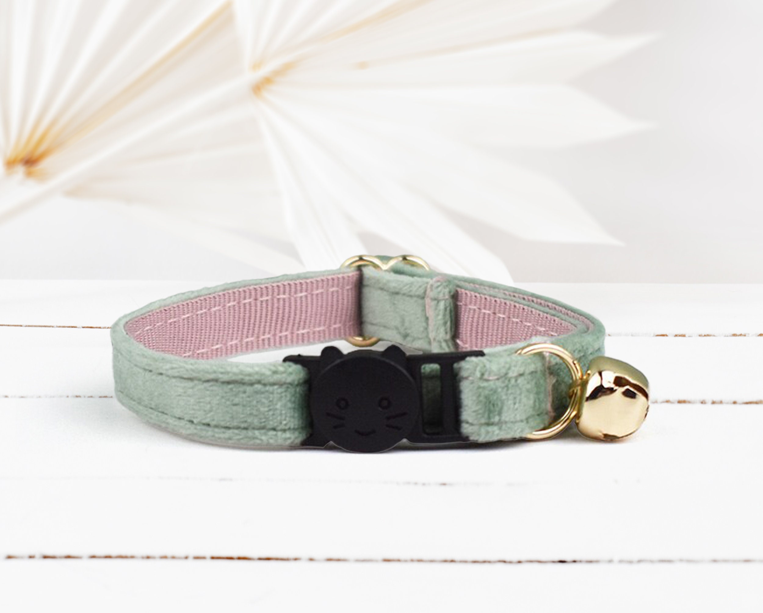 Sicherheits-Katzenhalsband Mit QR-Code & Glöckchen – Verstellbar, Mit Abnehmbarer Fliege, Für Kätzchen & Katzen (braun)