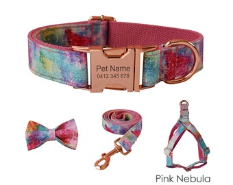 Personalisierte gravierte Pink Nebula Tie Dye Hundehalsband mit Name Hundeleine Set, Schritt im Geschirr Abnehmbare Hundefliege erhältlich