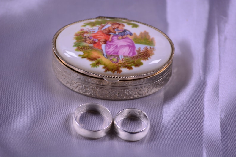 Vintage Jewelry Ring Box,Vintage Porcelain Box,Engraved Ring Box,Wedding Ring Box,Old Love Ring Box,Wedding Jewelry Box,Porcelain Pill Box