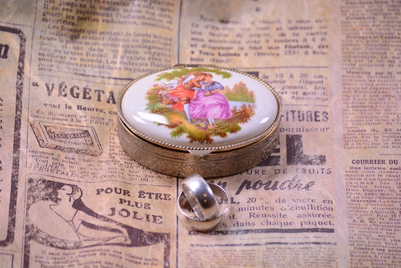 Vintage Jewelry Ring Box,Vintage Porcelain Box,Engraved Ring Box,Wedding Ring Box,Old Love Ring Box,Wedding Jewelry Box,Porcelain Pill Box