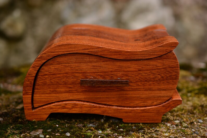 mahogany ring box