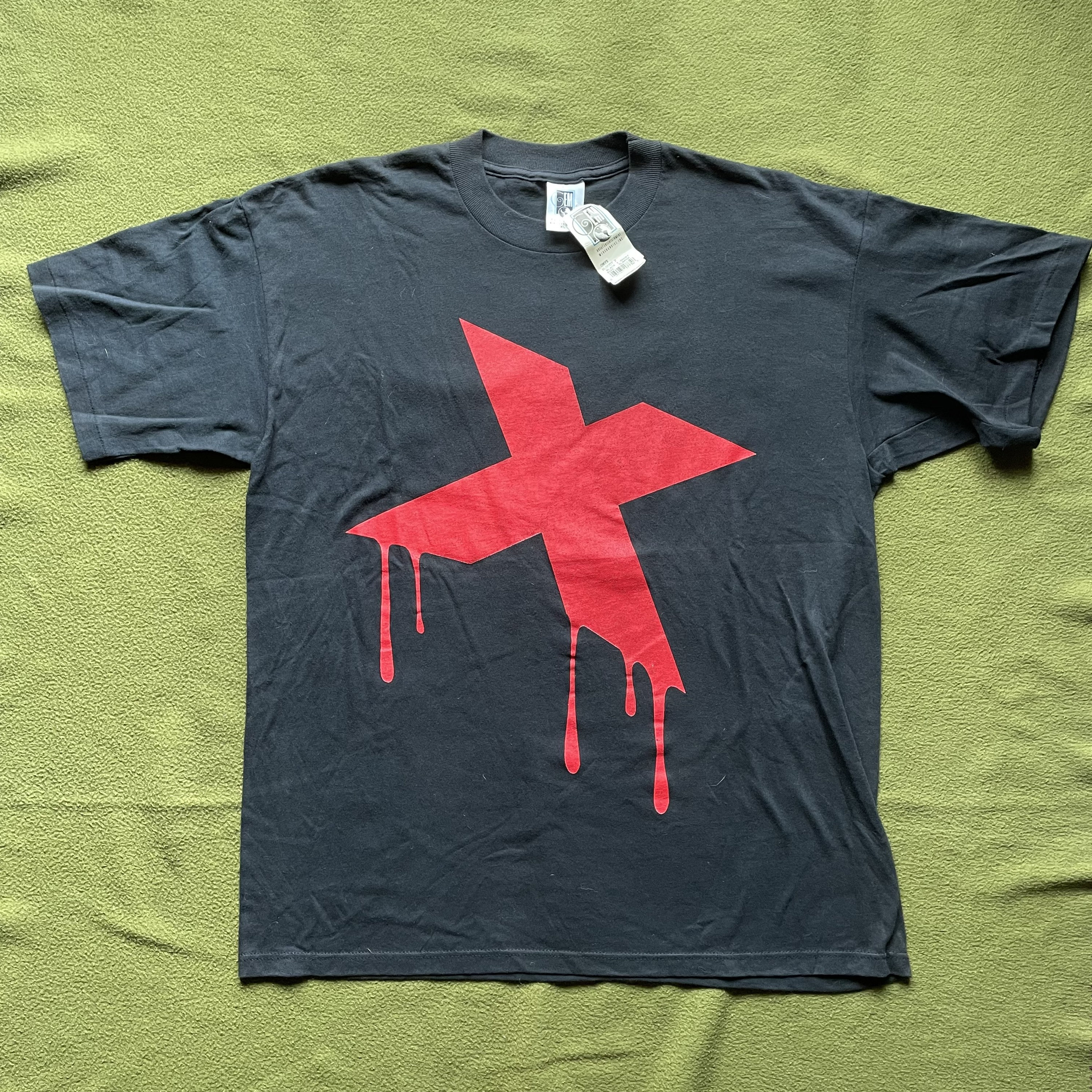 Vintage Onyx All We Got Iz Us Bloody X Design T-shirt 