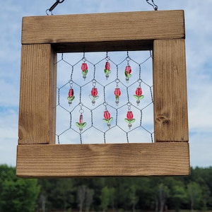 Suncatcher, Chicken Wire Suncatcher, Beaded Suncatcher, Outdoor Decor, Outdoor Suncatcher, Kitchen Decor, Chicken Wire Decor, Flower Decor
