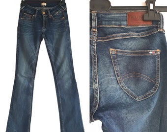 2Yk Tommy Hilfiger Sophie Jeans , Blue Denim Bell-Bottom-Frauen-Bootcut-Hose Größe XS W26 L34