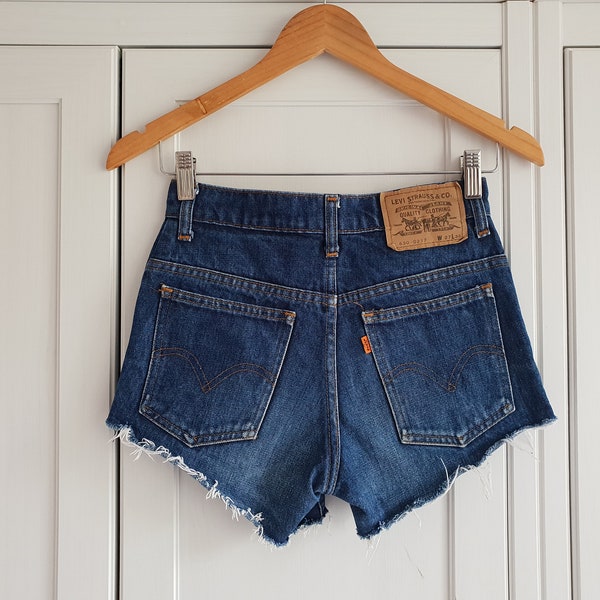 Vintage Levis Blue Denim Shorts Levi’s 630-0217 Jeans Taille Haute Grunge Taille W26 / 26 / XS / S Rock n Roll