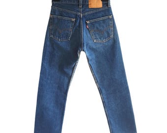 Vintage Levis 501 jeans uit de jaren 90: hoog getailleerde blauwe denim, W28 L28 gemaakt in de VS