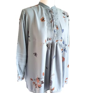 Vintage Floral Blouse In Blue Women Tunic Size 44 / XL
