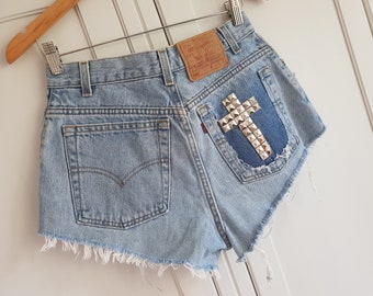 Vintage Levis 550 Shorts Hohe Taille Sommer Hellblau Denim Levi's Shorts Größe S W28 Grunge Rock n Roll Made in USA