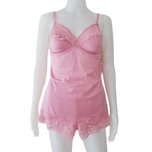 TRIUMPH dameslingerieset Top en shorts Poederroze kanten vintage set Natascha maat M / Made in Austria
