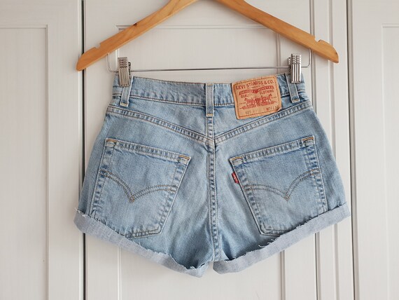 Vintage Levis 525 Shorts Mid Rise Light 