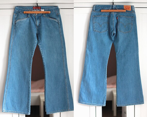 bell bottom levi jeans