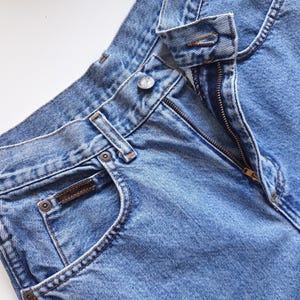 90-tals vintage Wrangler-jeans blå denimjeans med hög midja herr damer storlek W28 L32 bild 8