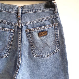 90-tals vintage Wrangler-jeans blå denimjeans med hög midja herr damer storlek W28 L32 bild 6