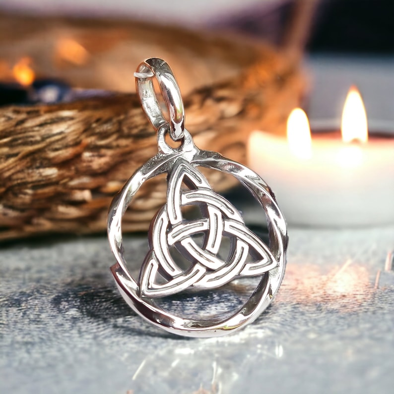 Triquetra Necklace 925 Sterling Silver - Trinity Celtic Knot Pendant ...
