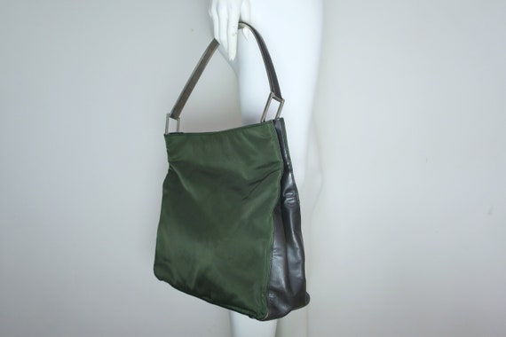 Prada 1999 Deep Olive Green Leather And Nylon Large Bag With - Olive Green Leather Purse Strap Prada 1999 Deep Olive Green Leather And Nylon Large Bag With - Olive Green Leather Purse Strap