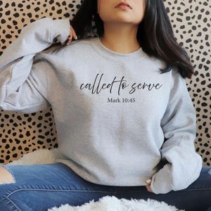 Called To Serve SVG - christelijk inspirerend ontwerp - mindfulness-citaat - digitale download voor T-shirts-Bijbelvers SVG - geroepen om te dienen