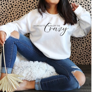 Je m'entraîne pour brûler la folie - svg d'entraînement drôle - chemise pour fille de gym - t-shirt de fitness design-brûler la folle-conceptions de conception de gym fitness