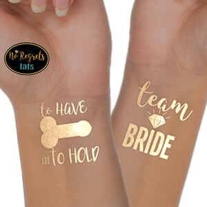 Tatuajes temporales dorados del equipo de novias: recuerdos para despedidas de soltera