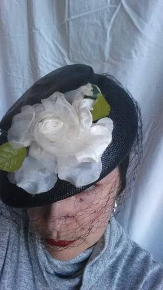 1930s-40s black lacquered straw hat